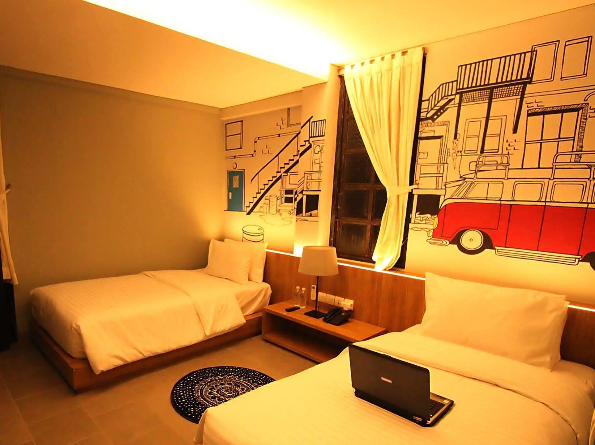 Triple Seven Bed & Breakfast Bandung Exterior photo